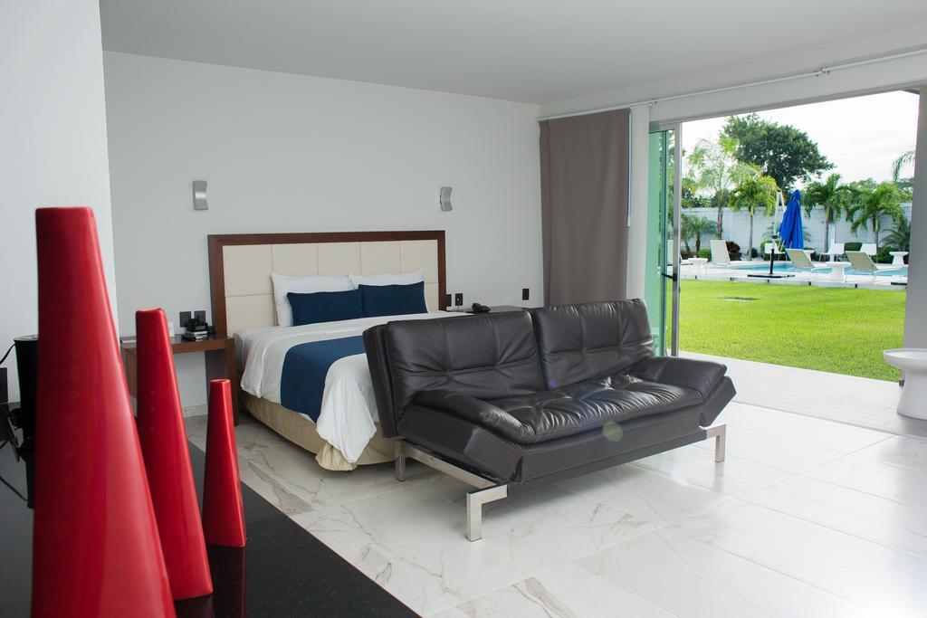 Hotel Aqua Spa & Resort Мартинес-де-ла-Торре Экстерьер фото
